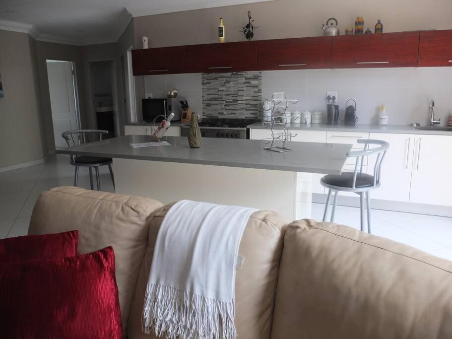 Korsmans Retreat - Large Modern Self-Catering Flat Apartment Benoni Luaran gambar